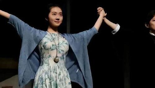 娱乐吃瓜君刘亦菲,娱乐圈的“吃瓜女王”，揭秘明星幕后故事